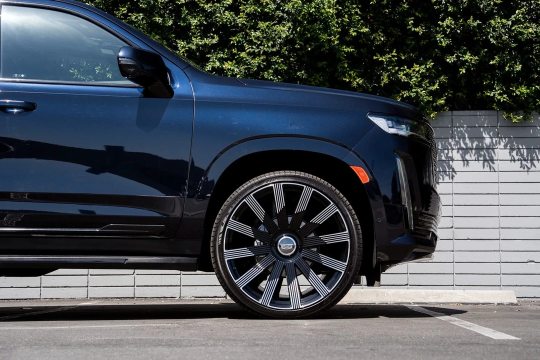 2022 Cadillac Escalade 5th Gen - Image 11 of 21