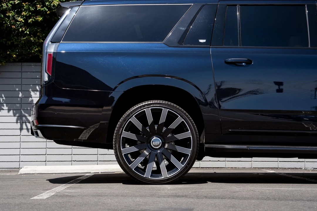 2022 Cadillac Escalade 5th Gen - Image 10 of 21