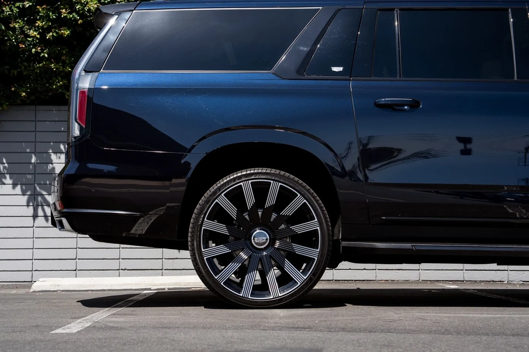 2022 Cadillac Escalade 5th Gen - Image 9 of 21