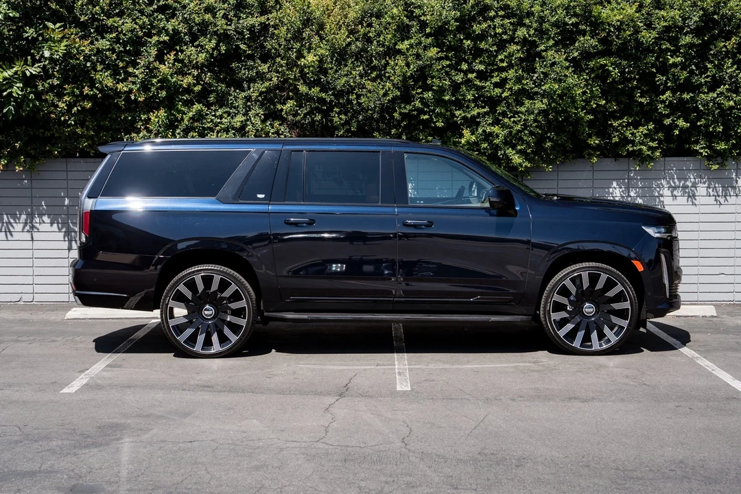 2022 Cadillac Escalade 5th Gen - Image 3 of 21