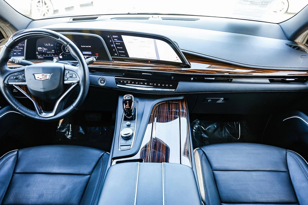 2022 Cadillac Escalade 5th Gen - Image 10 of 12
