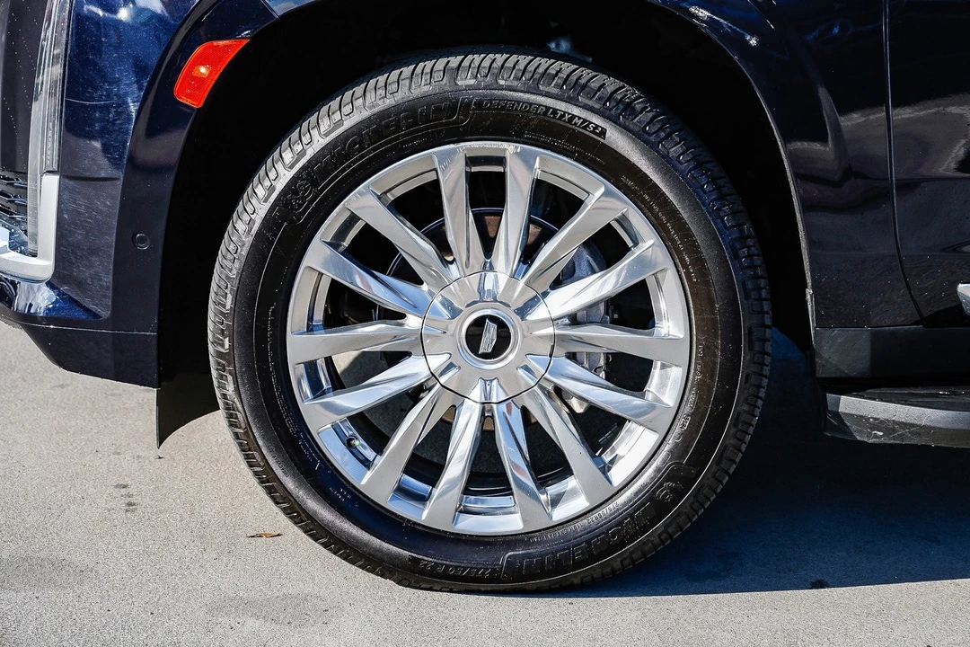 2022 Cadillac Escalade 5th Gen - Image 9 of 12