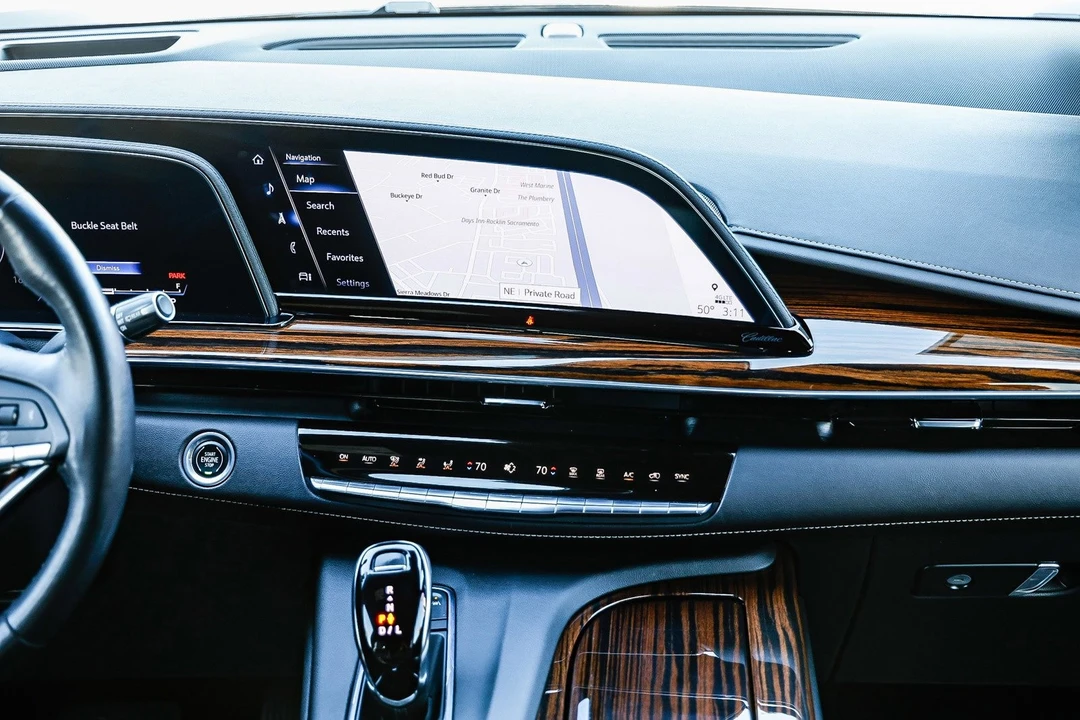 2022 Cadillac Escalade 5th Gen - Image 11 of 12
