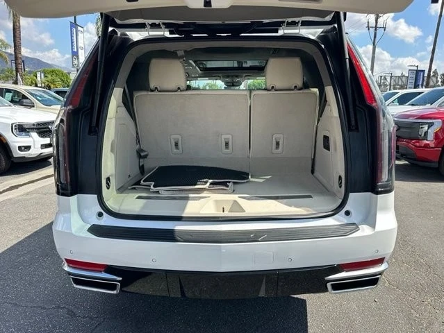 2022 Cadillac Escalade 5th Gen - Image 10 of 12
