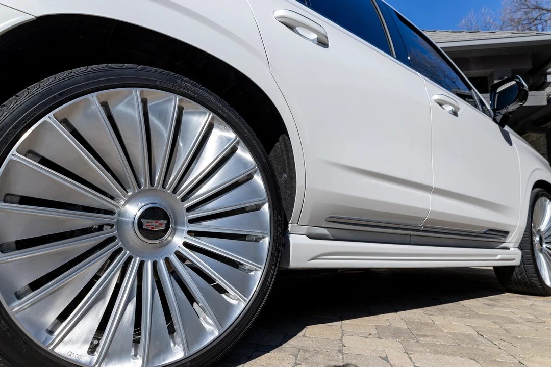 2022 Cadillac Escalade 5th Gen - Image 13 of 31