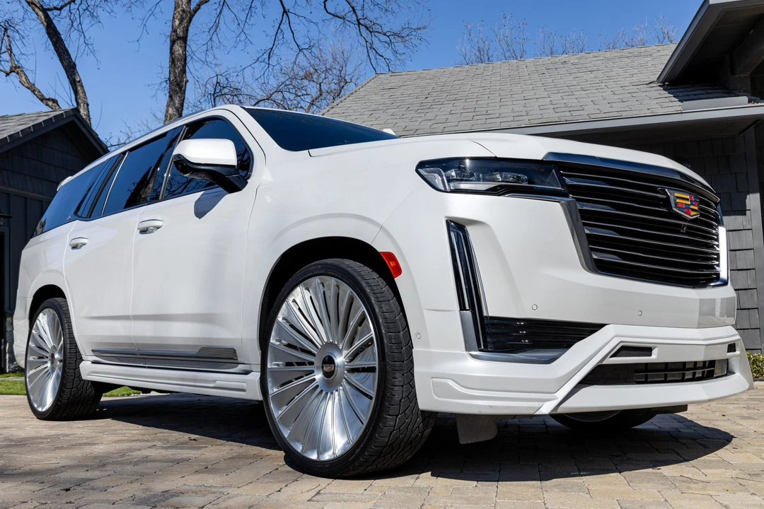2022 Cadillac Escalade 5th Gen - Image 9 of 31