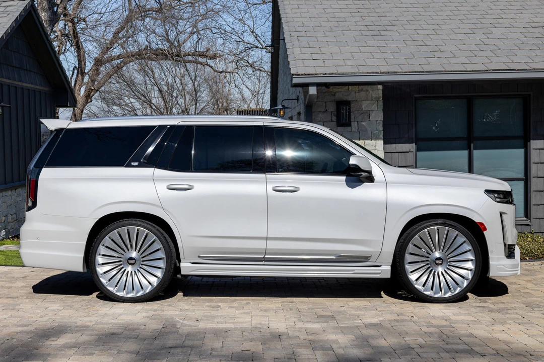 2022 Cadillac Escalade 5th Gen - Image 4 of 31
