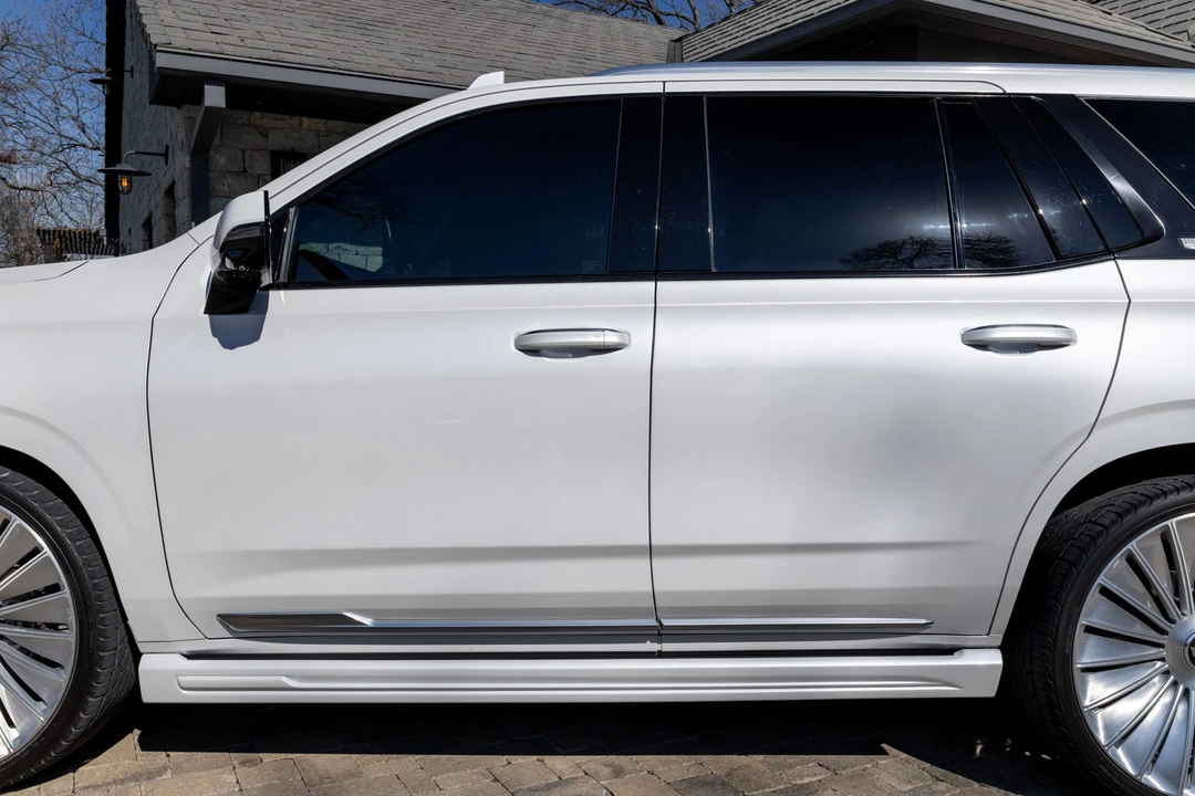 2022 Cadillac Escalade 5th Gen - Image 25 of 31