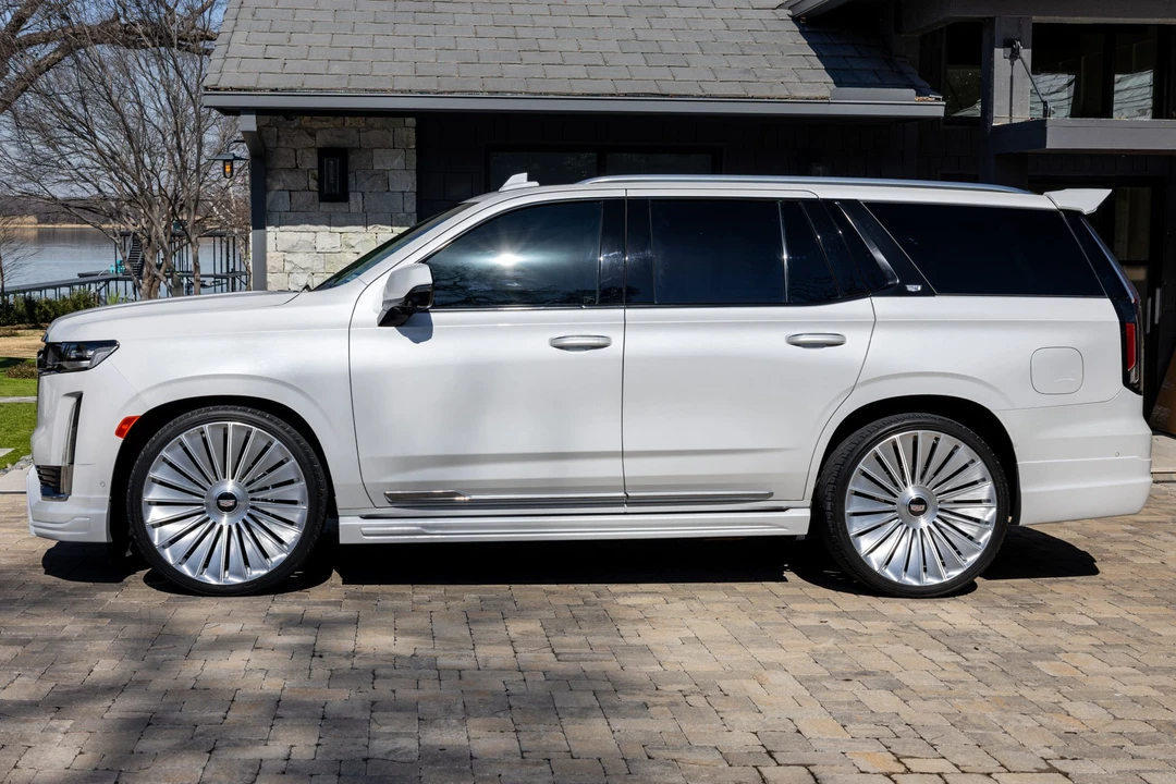 2022 Cadillac Escalade 5th Gen - Image 8 of 31