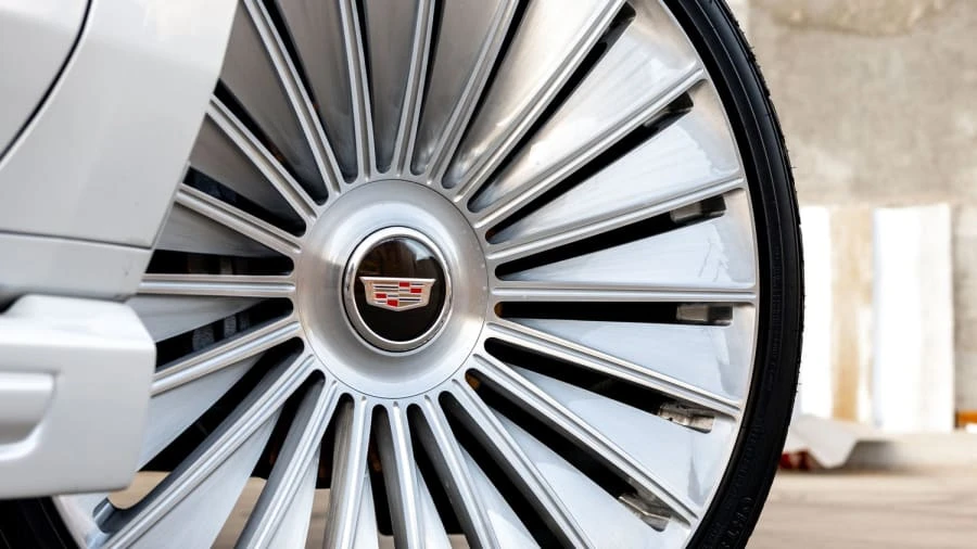 2022 Cadillac Escalade 5th Gen - Image 8 of 18