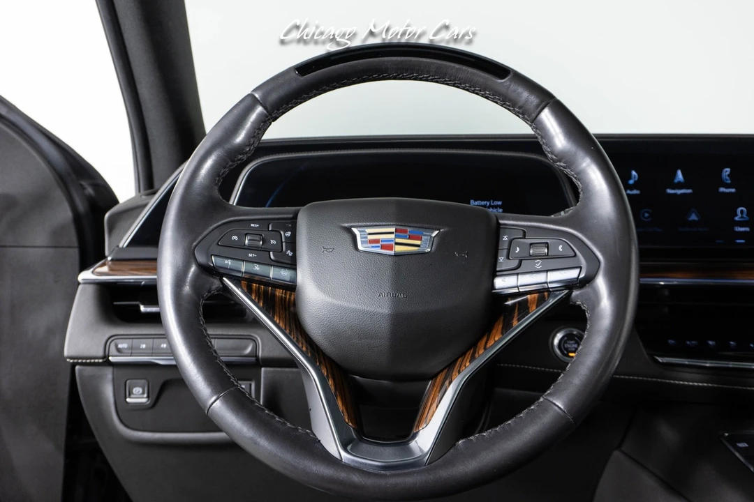 2022 Cadillac Escalade 5th Gen - Image 17 of 21