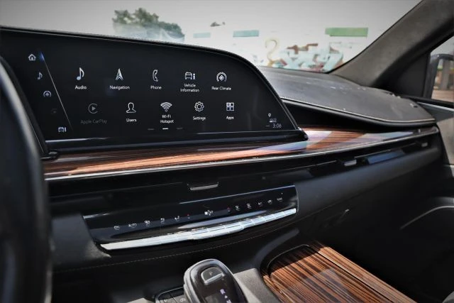2022 Cadillac Escalade 5th Gen - Image 12 of 21