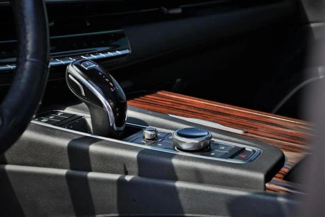 2022 Cadillac Escalade 5th Gen - Image 15 of 21