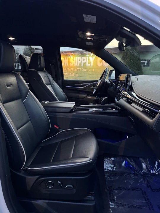 2022 Cadillac Escalade 5th Gen - Image 16 of 21
