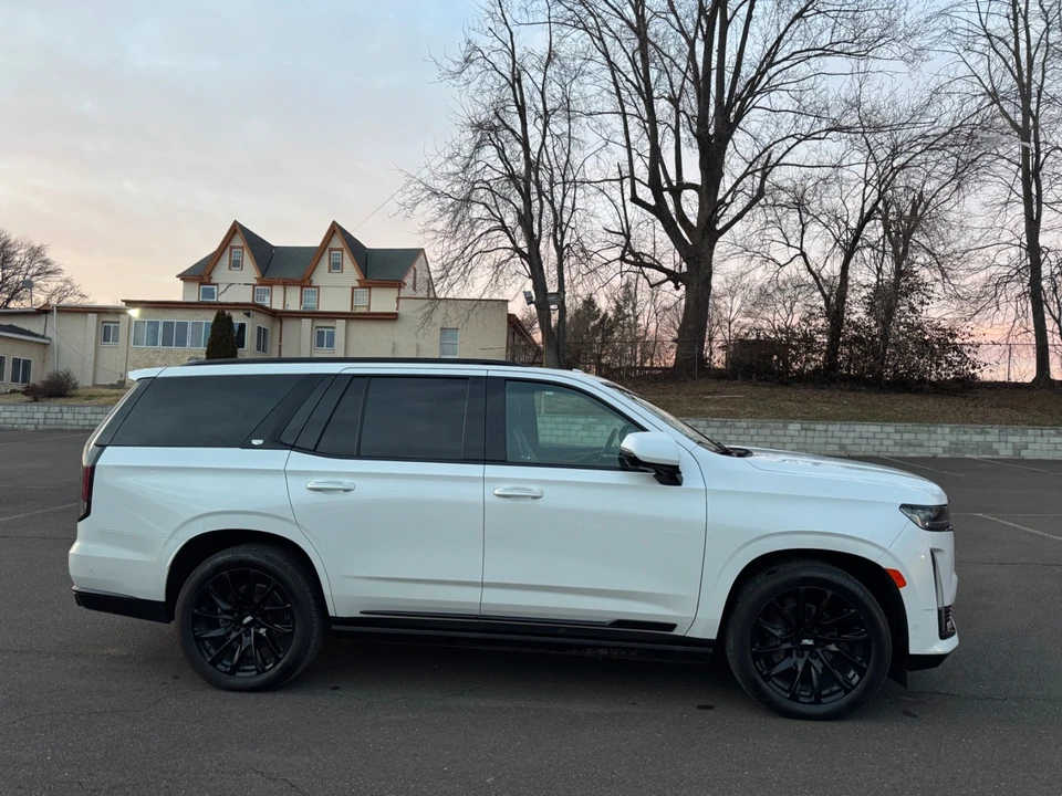 2022 Cadillac Escalade 5th Gen - Image 3 of 21
