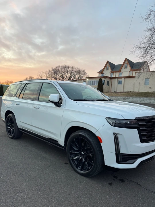 2022 Cadillac Escalade 5th Gen - Image 2 of 21
