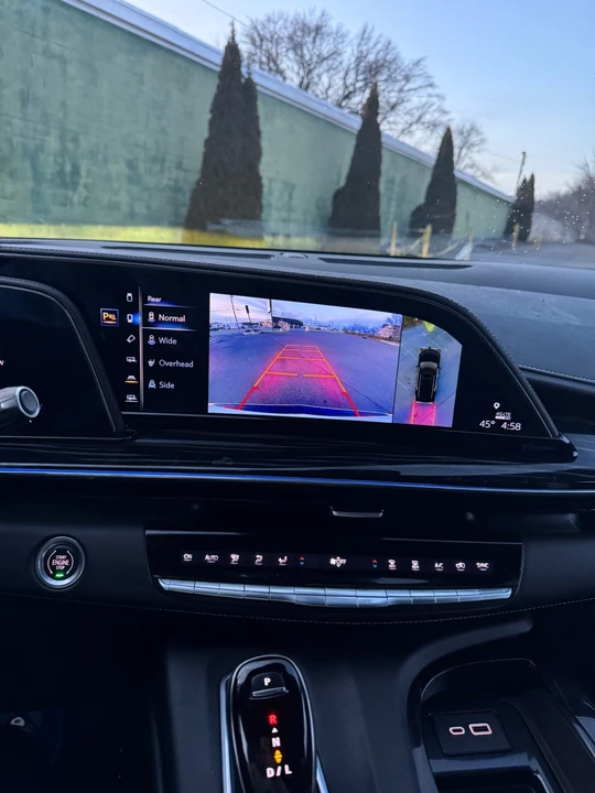 2022 Cadillac Escalade 5th Gen - Image 19 of 21