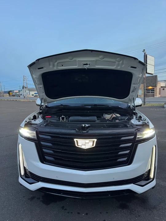 2022 Cadillac Escalade 5th Gen - Image 20 of 21