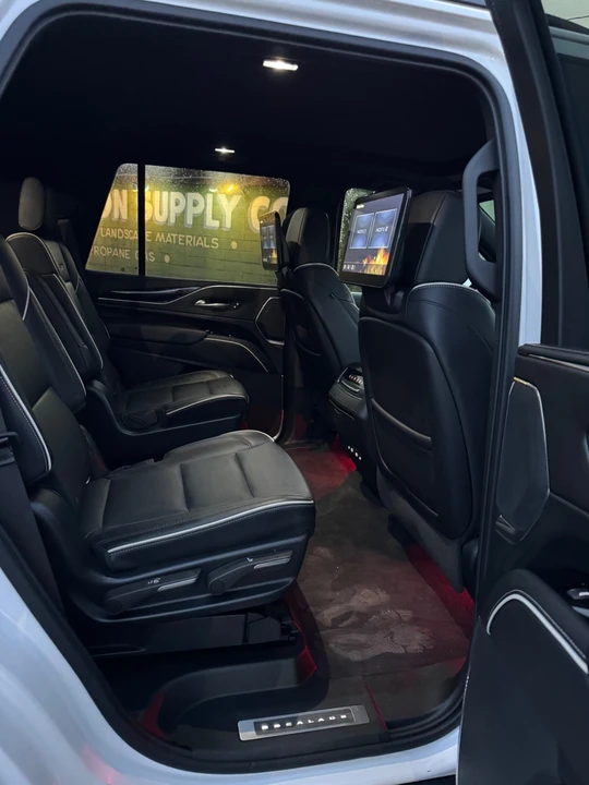 2022 Cadillac Escalade 5th Gen - Image 17 of 21