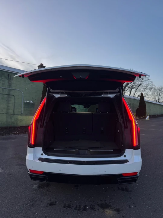 2022 Cadillac Escalade 5th Gen - Image 11 of 21