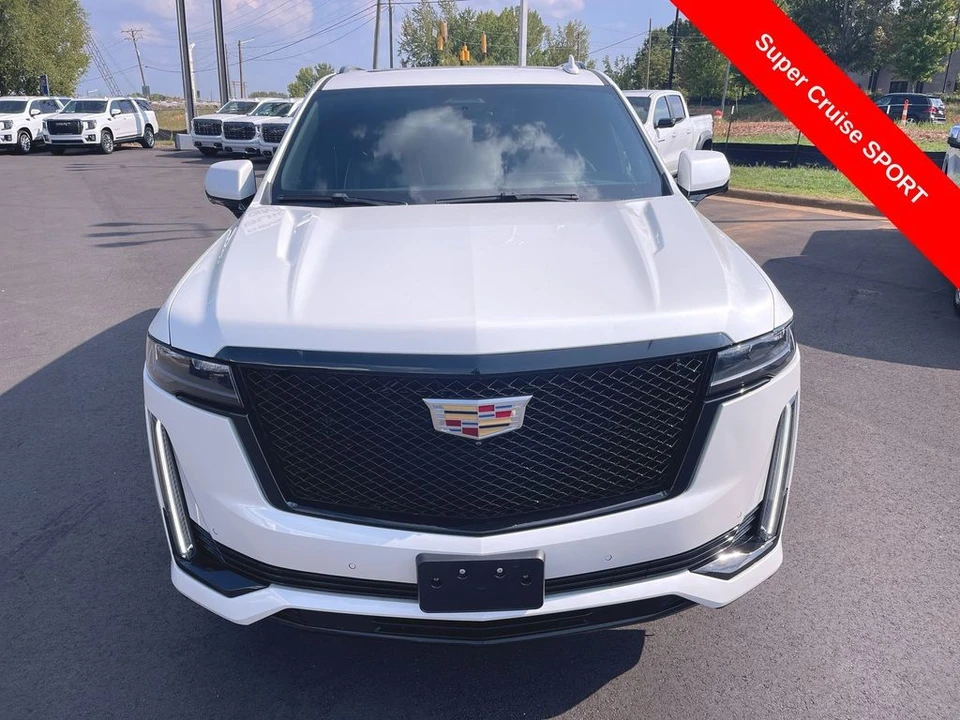 2022 Cadillac Escalade 5th Gen - Image 8 of 12