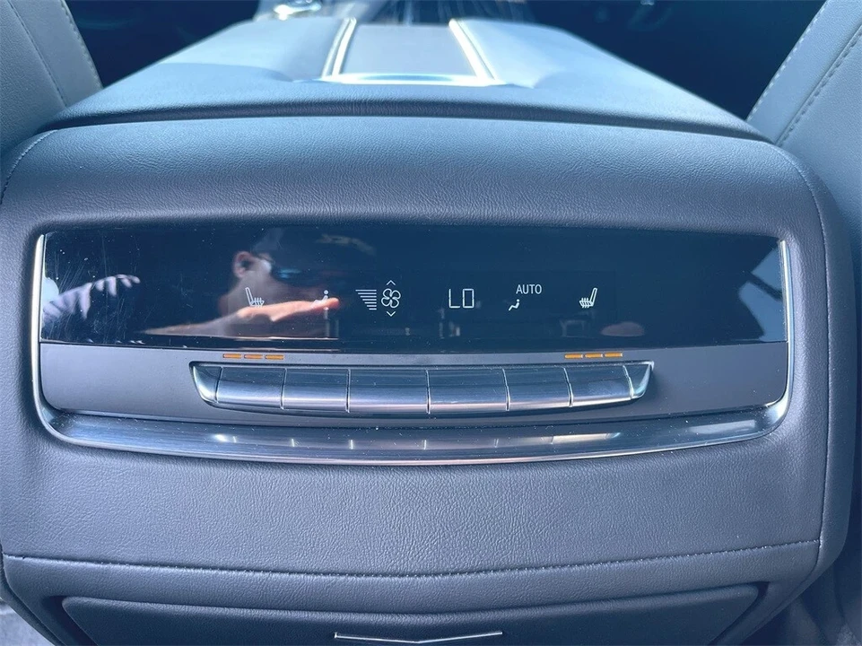 2022 Cadillac Escalade 5th Gen - Image 14 of 21