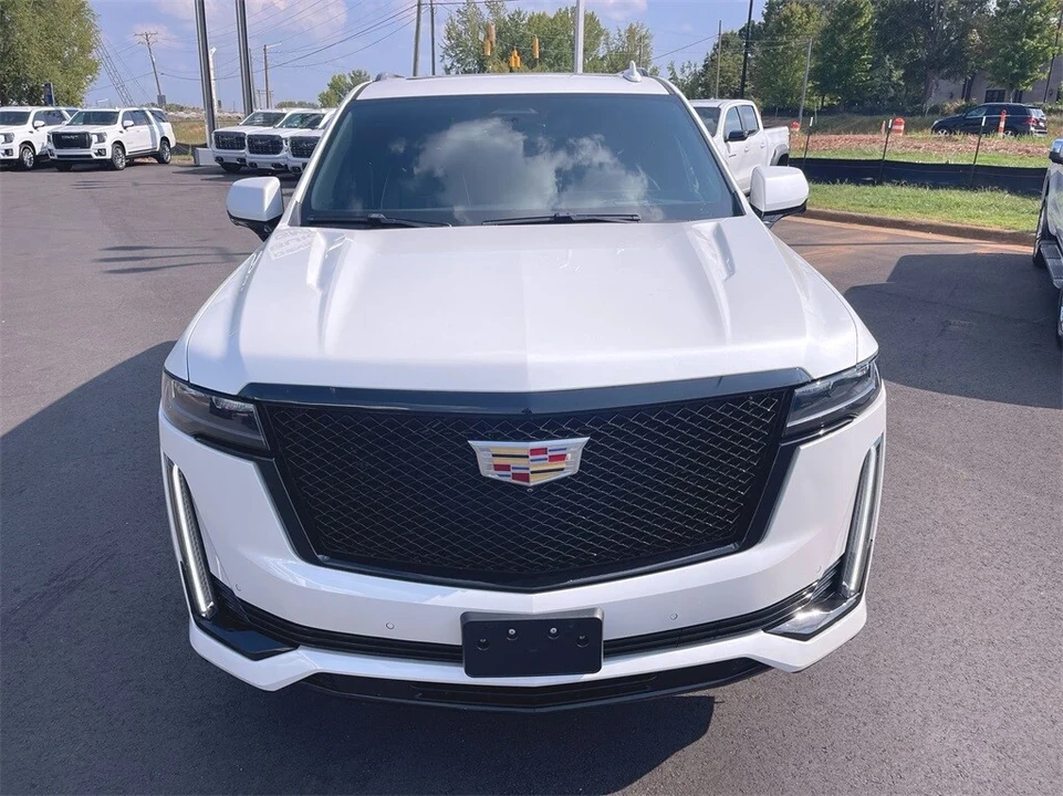 2022 Cadillac Escalade 5th Gen - Image 8 of 12
