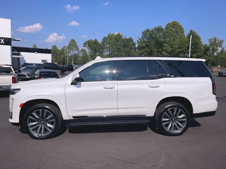 2022 Cadillac Escalade 5th Gen - Image 2 of 12