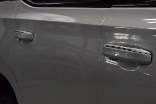 2022 Cadillac Escalade 5th Gen - Image 17 of 21