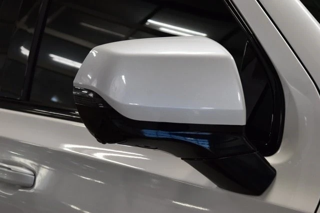 2022 Cadillac Escalade 5th Gen - Image 16 of 21