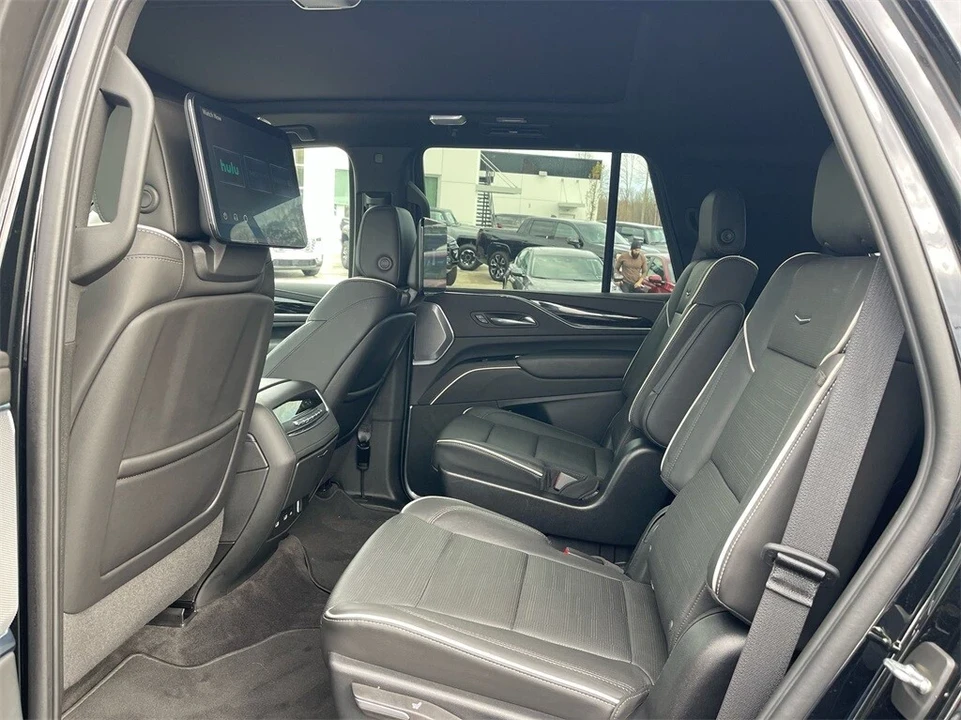 2022 Cadillac Escalade 5th Gen - Image 13 of 21