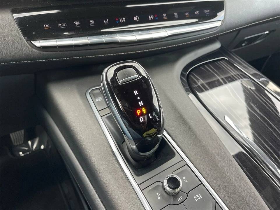 2022 Cadillac Escalade 5th Gen - Image 20 of 21