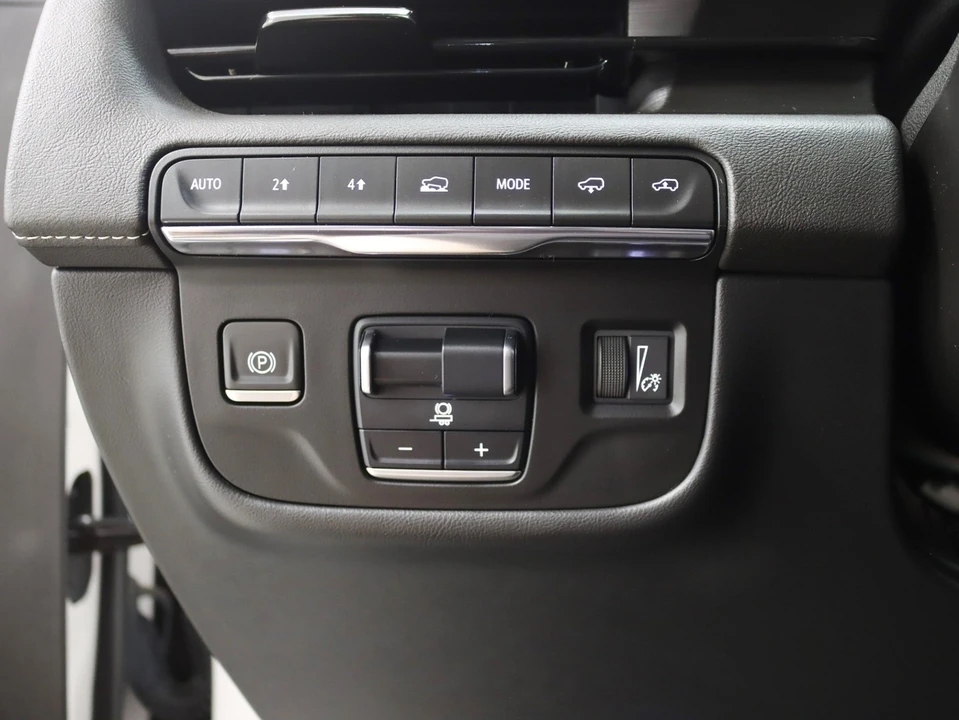 2022 Cadillac Escalade 5th Gen - Image 17 of 21