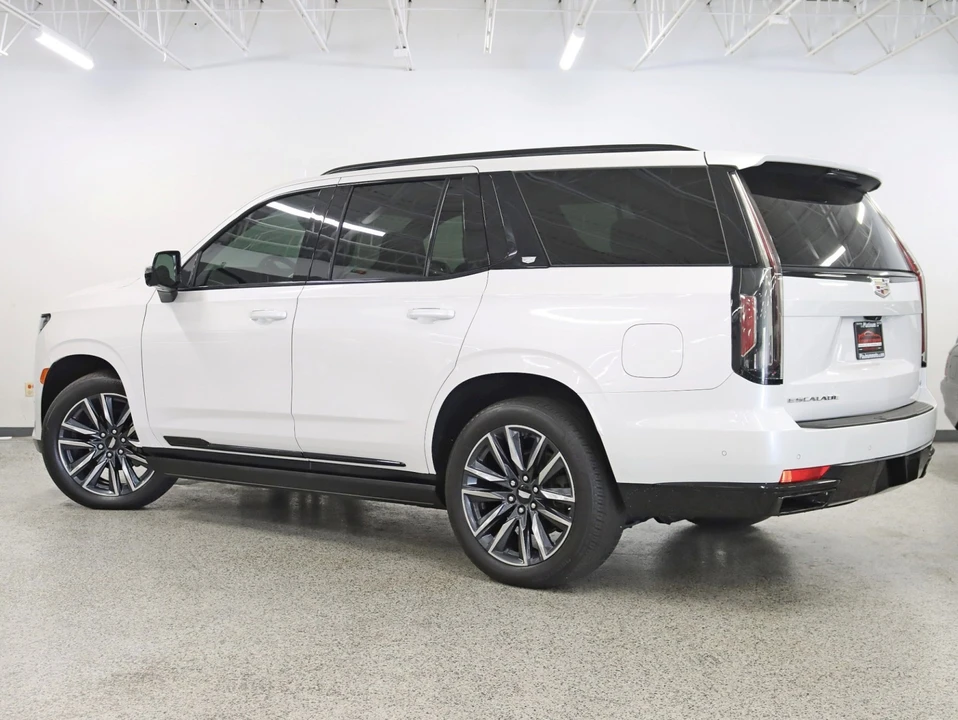 2022 Cadillac Escalade 5th Gen - Image 9 of 21