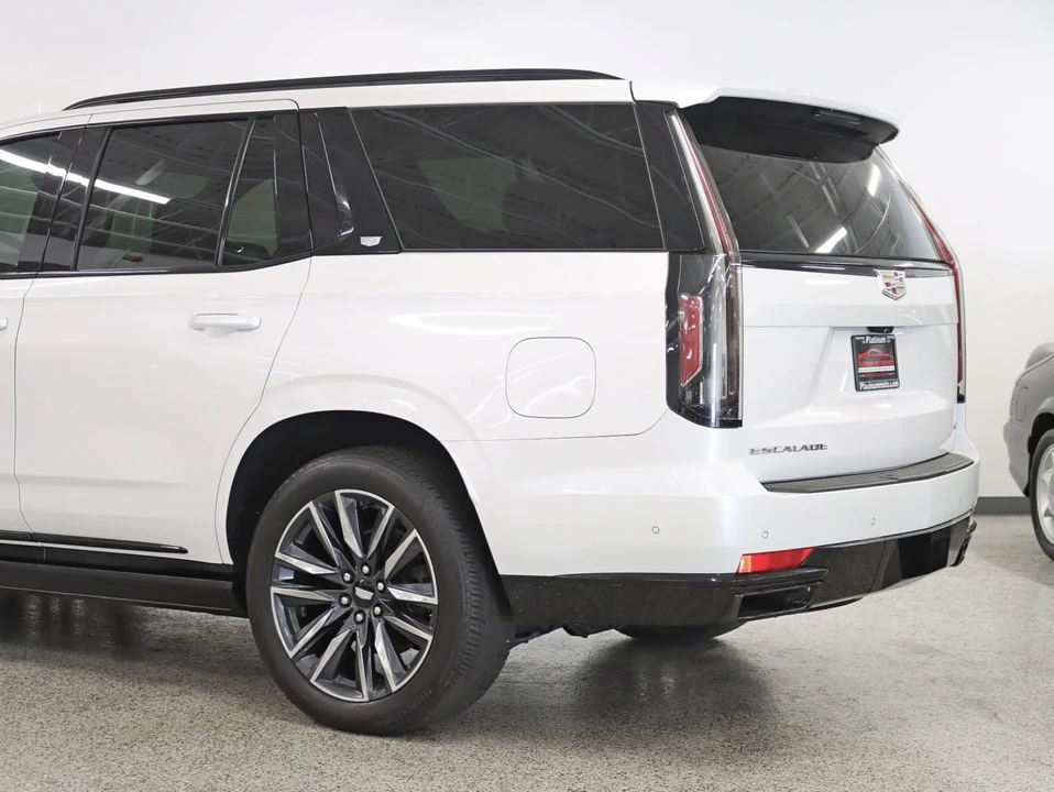 2022 Cadillac Escalade 5th Gen - Image 10 of 21