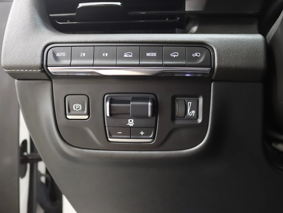2022 Cadillac Escalade 5th Gen - Image 17 of 21