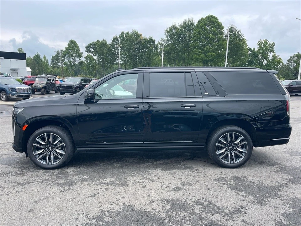 2022 Cadillac Escalade 5th Gen - Image 2 of 12