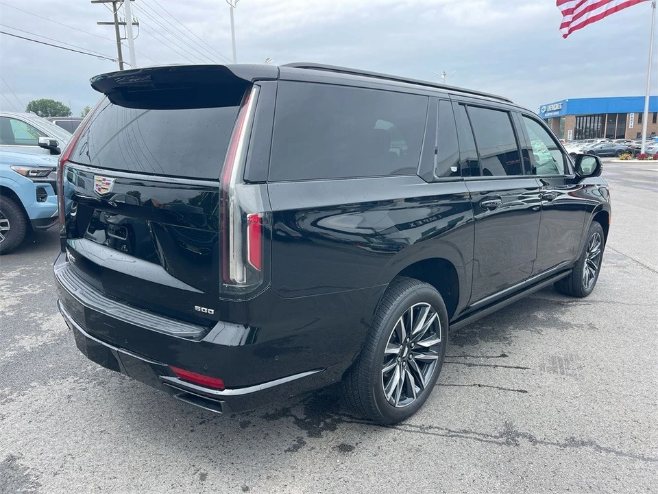 2022 Cadillac Escalade 5th Gen - Image 5 of 12
