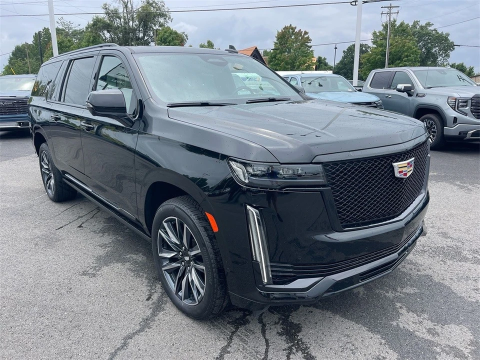 2022 Cadillac Escalade 5th Gen - Image 7 of 12