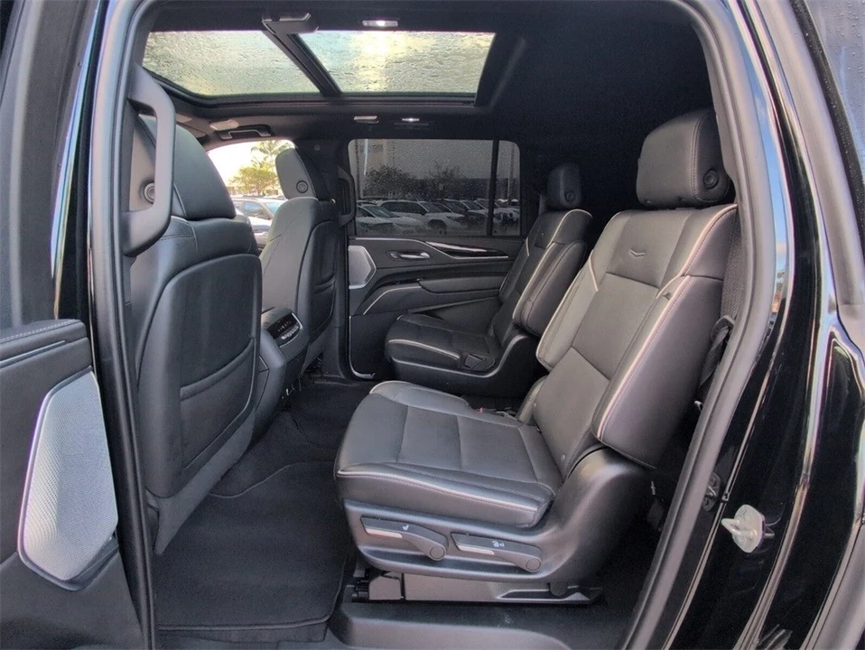 2022 Cadillac Escalade 5th Gen - Image 7 of 21