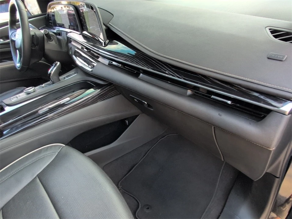 2022 Cadillac Escalade 5th Gen - Image 14 of 21