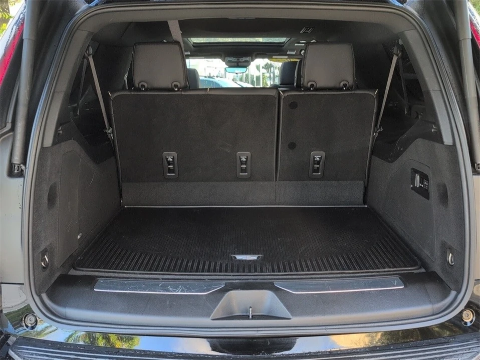 2022 Cadillac Escalade 5th Gen - Image 10 of 21