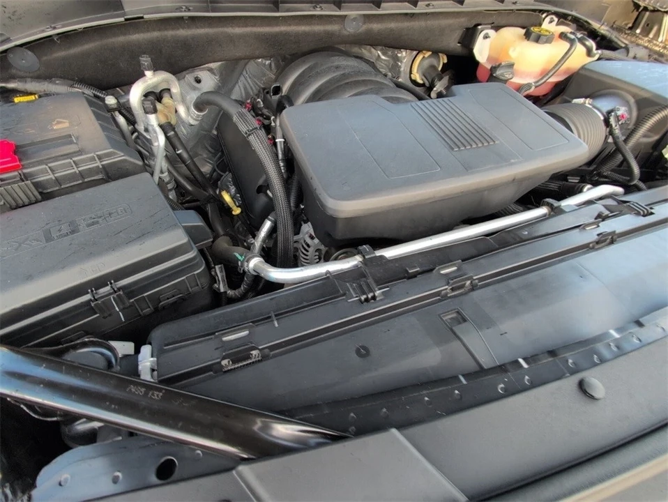 2022 Cadillac Escalade 5th Gen - Image 16 of 21