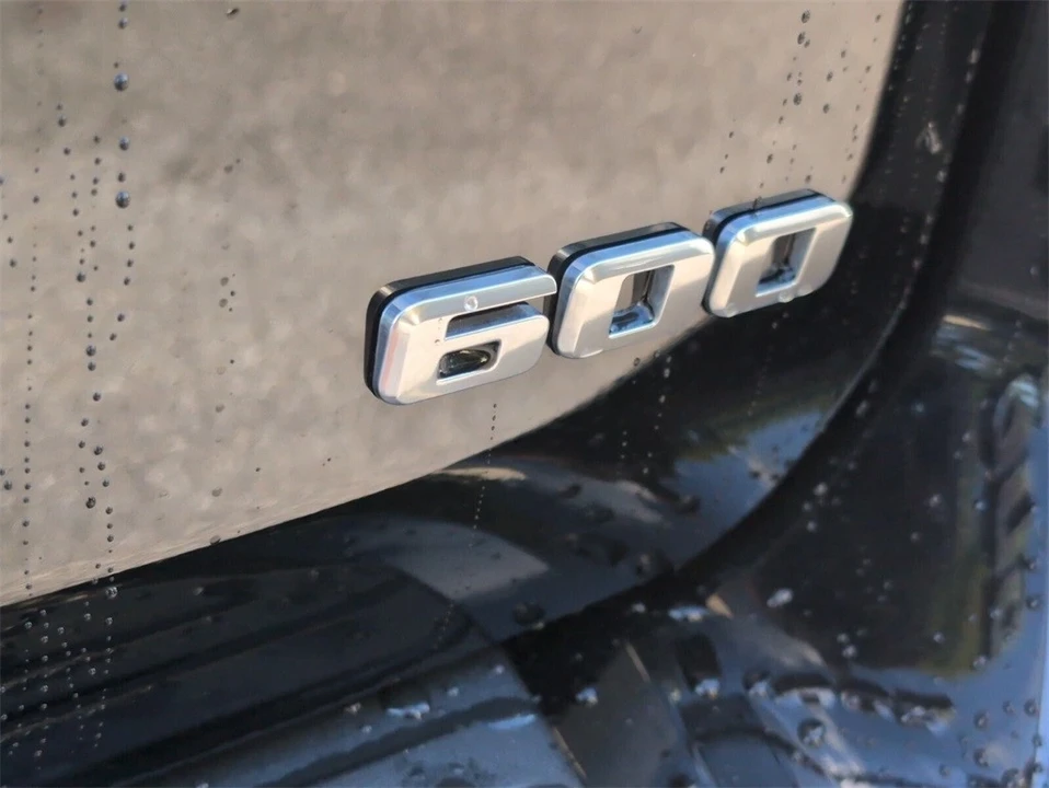 2022 Cadillac Escalade 5th Gen - Image 13 of 21