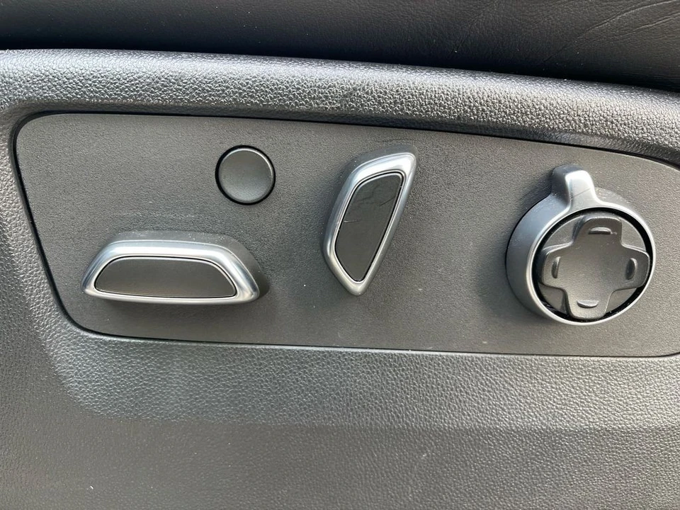 2022 Cadillac Escalade 5th Gen - Image 9 of 12