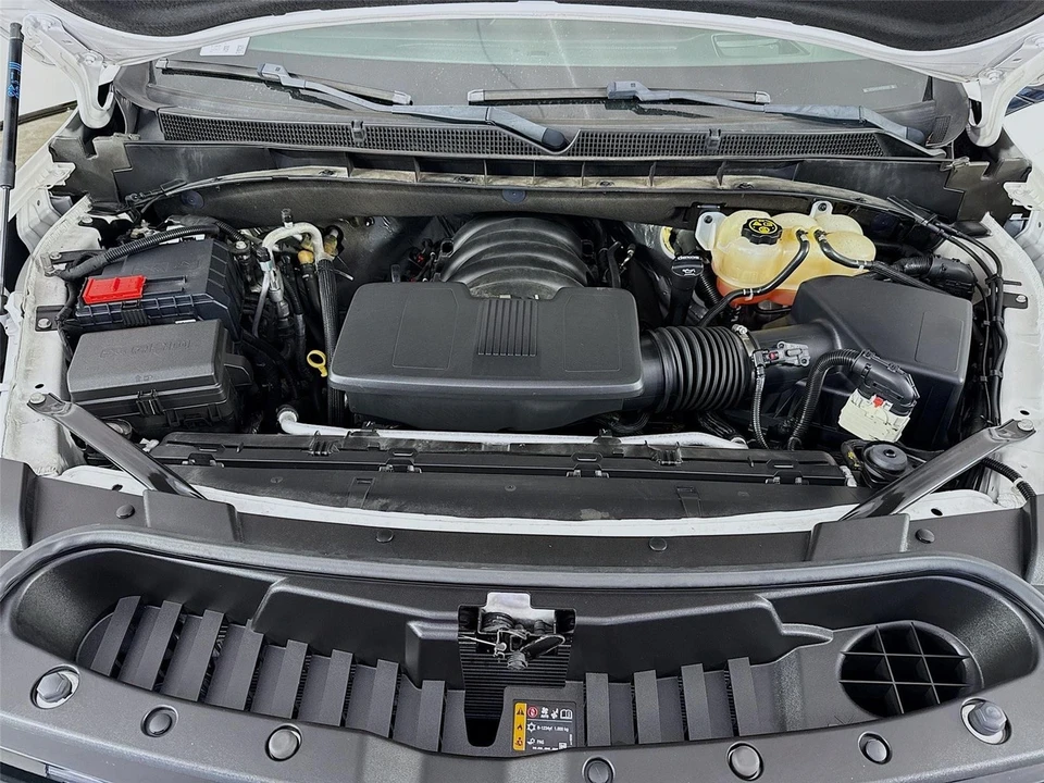 2022 Cadillac Escalade 5th Gen - Image 13 of 15