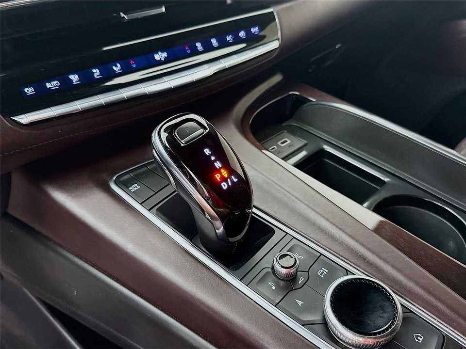 2022 Cadillac Escalade 5th Gen - Image 16 of 21