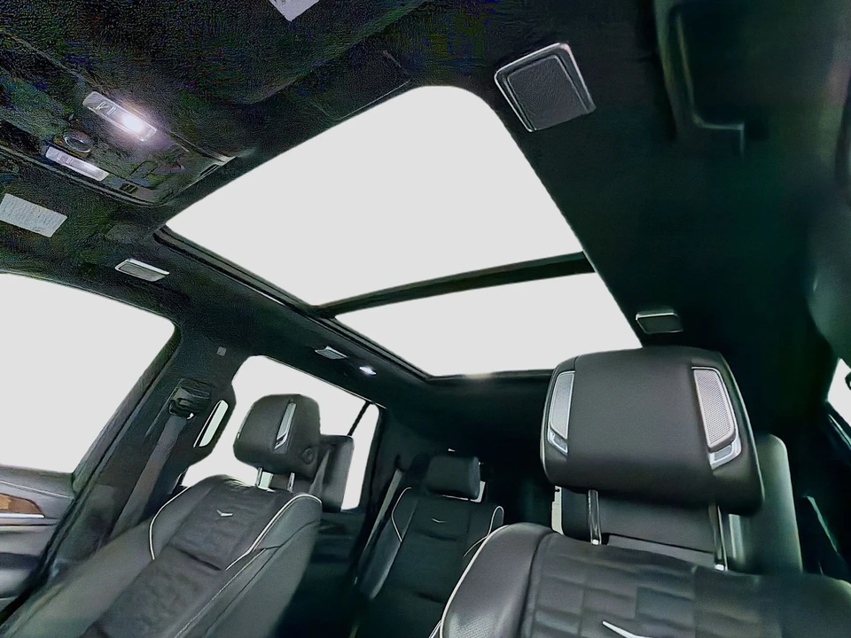 2022 Cadillac Escalade 5th Gen - Image 16 of 21