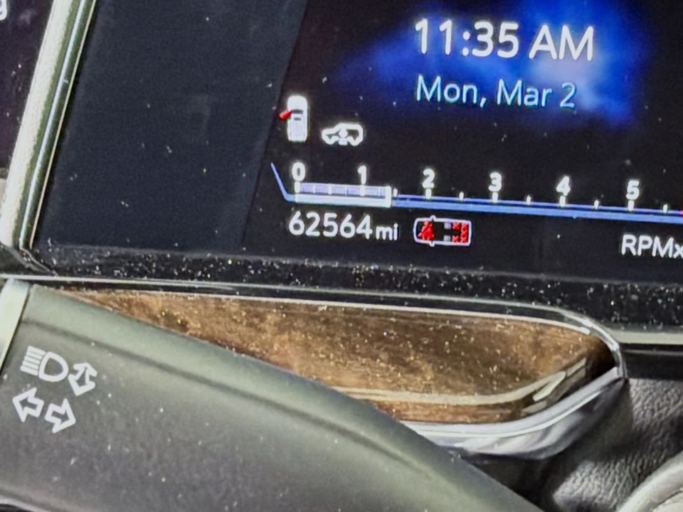 2022 Cadillac Escalade 5th Gen - Image 15 of 21