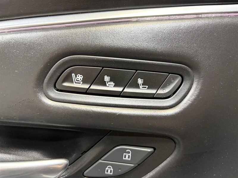 2022 Cadillac Escalade 5th Gen - Image 18 of 21